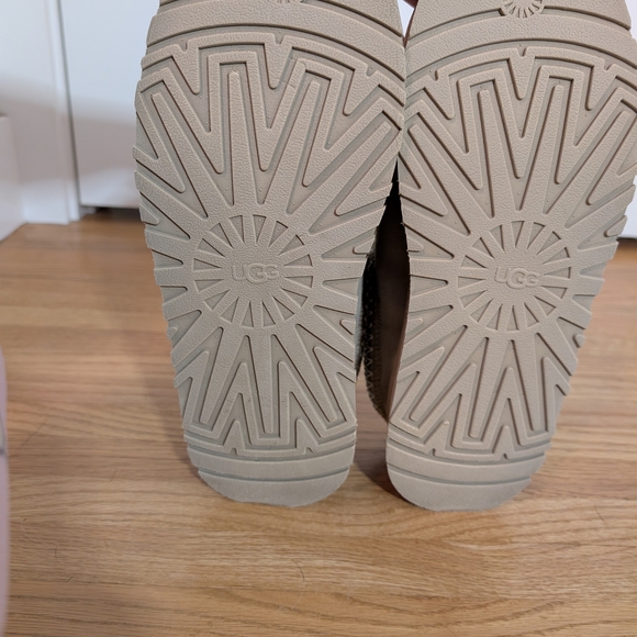 UGG Tazz II Platform Slipper | Sand | Suede + Shearling Lined | Women’s 9 - Picture 15 of 15